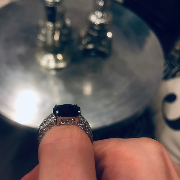 Garnet CZ ring - Picture 3 of 4